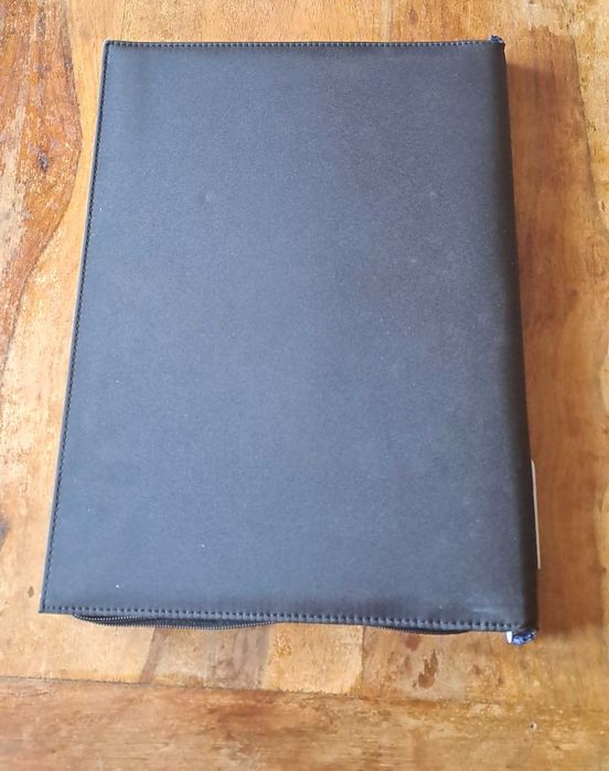 папка  за документи черен със синьо без/с цип Марксман Marksman А4