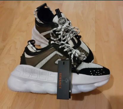 Versace chain reaction