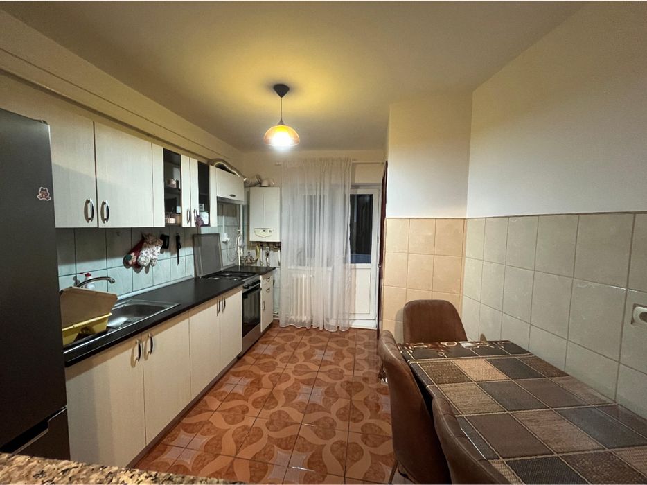 Închiriez apartament 2 camere – Zona Centrală