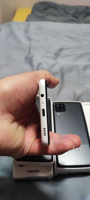 Продавам Samsung Galaxy A12 4GB RAM / 64GB ROM