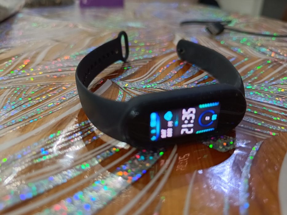 Фитнес гривна Xiaomi MI Band 5