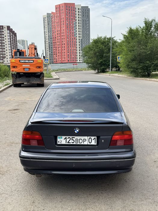 Продам BMW E39  1997 года