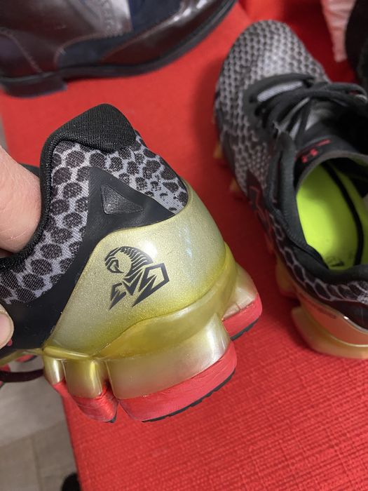 Adidasi de vanzare  model deosebit