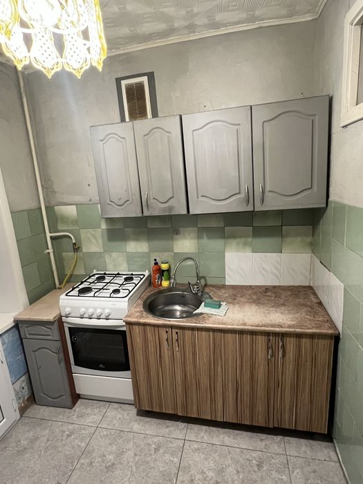 Кухонный гарнитур с раковиной