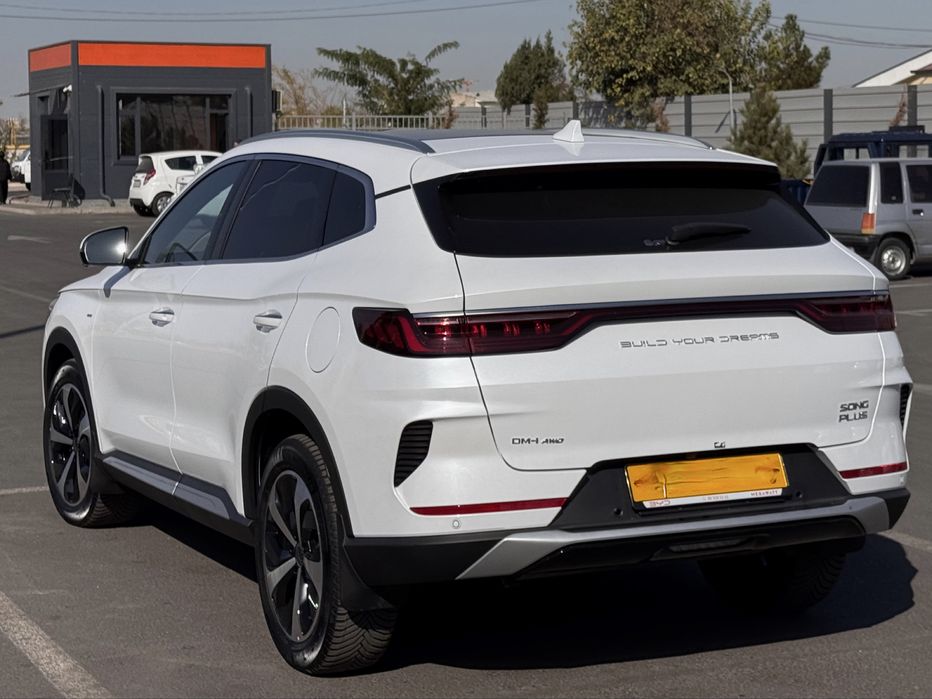 BYD Song Plus DM-i AWD пробег 3500