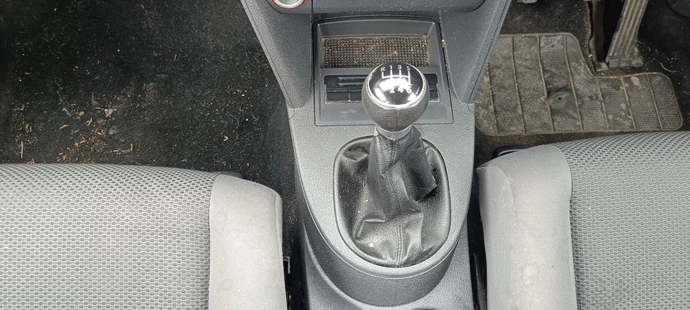 Dezmembrez Volkswagen Touran (1T3) [Fabr 2010-2015]