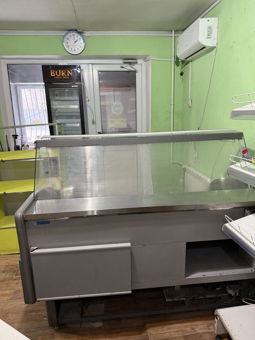 Продается холодильная витрина