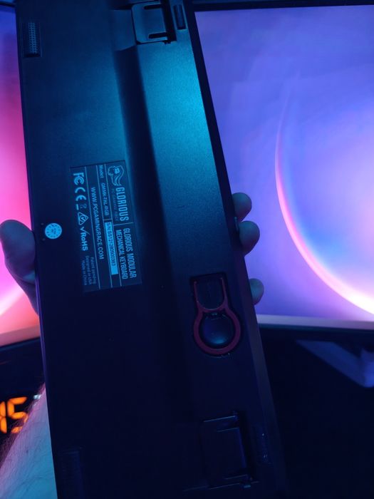 Custom Механична Клавиатура Glorious GMMK