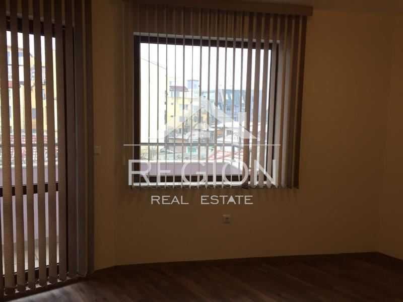 Дава се под наем Тристаен апартамент в Варна, Погреби - 75 кв.м за 408 € - Снимка #2