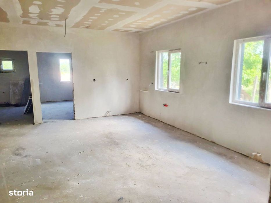 Vindem casa in localitate Lumina