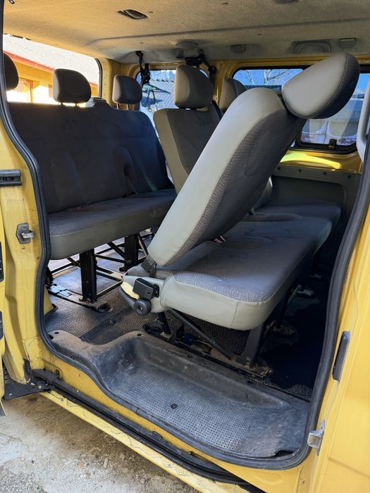 Renault trafic 8+1 locuri