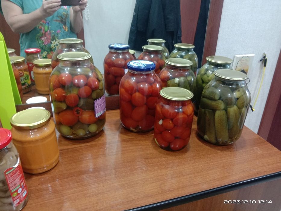 Соленья салаты варенья