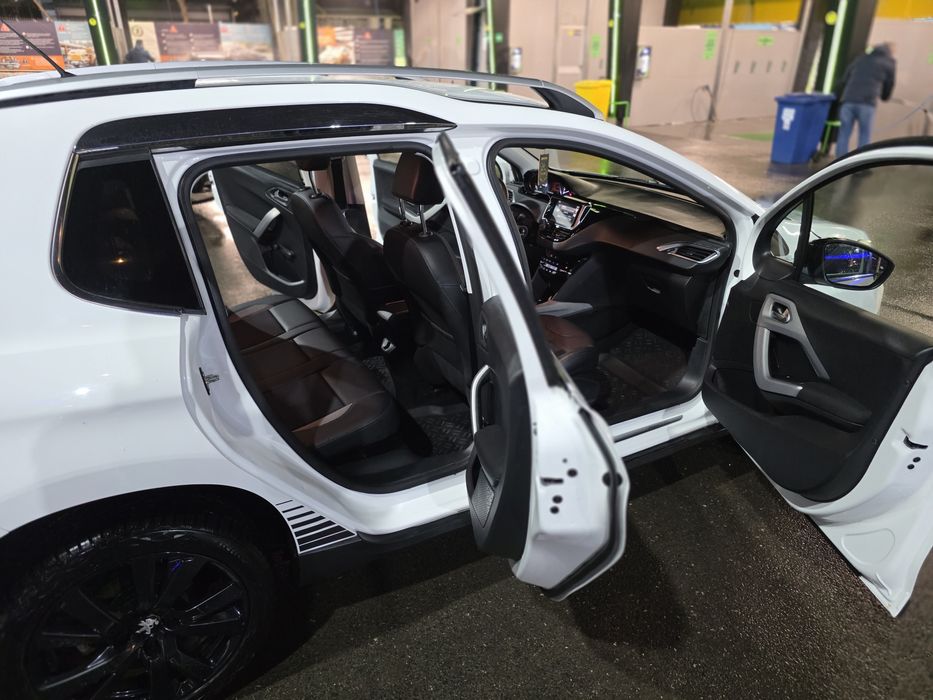 Peugeot 2008 PureTech 130 CP 96 Kw