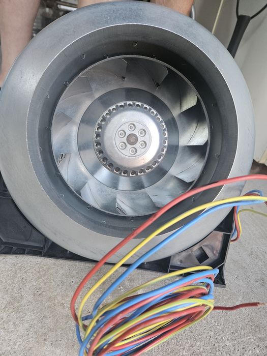 Ventilator centrifugal