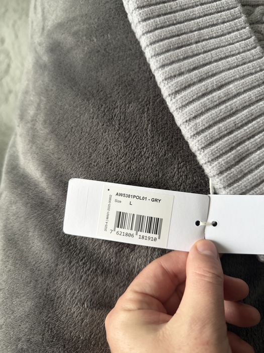 Guess caciula gri unisex marime universala noua originala