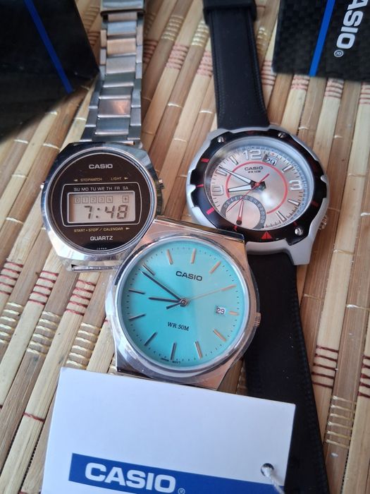 Vînd ceasuri Casio