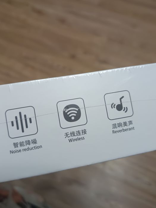 Петличные микрофоны с зарядным  кейсом