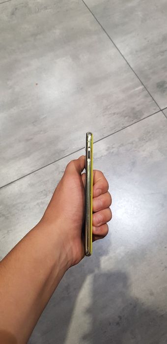 Samsung s10e ideal