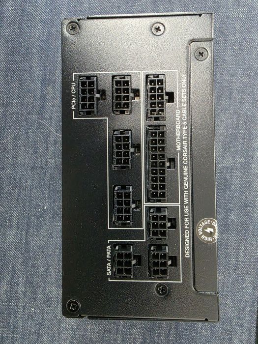 Corsair SF750 захранване SFX