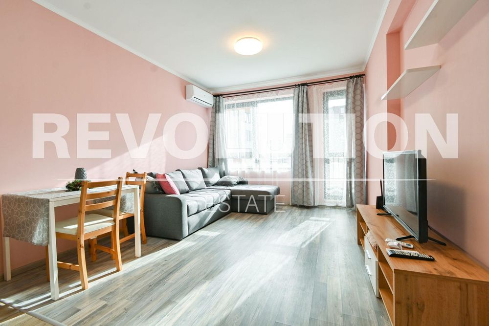 Двустаен апартамент в ж.к. Студентски град.