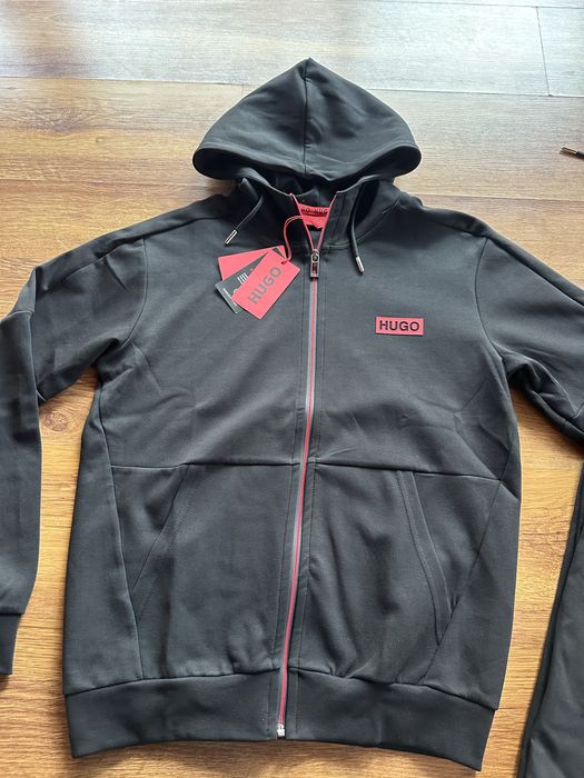 Мъжки,памучен,черен екип Hugo BOSS с червено,гумирано лого