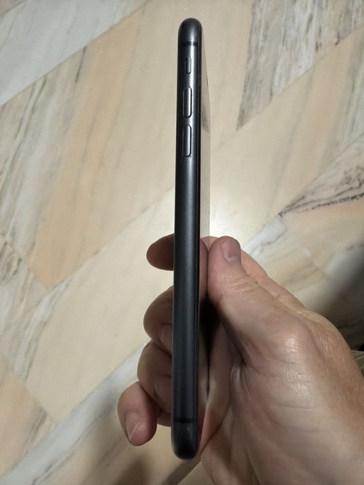 Iphone 11 black se vinde