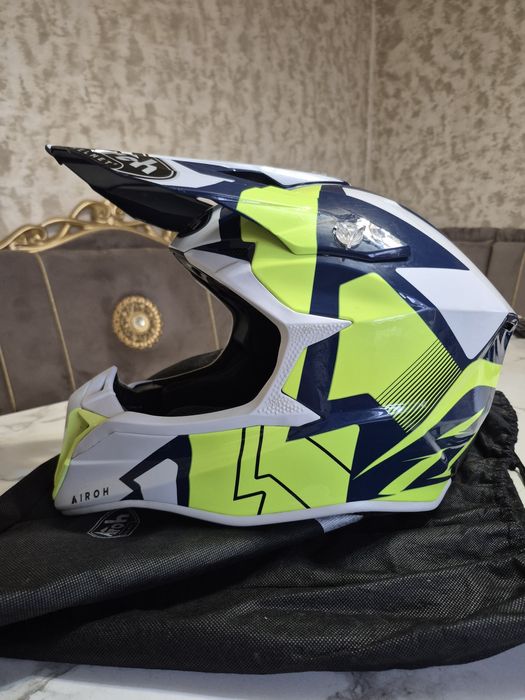 Мотокрос каска Airoh