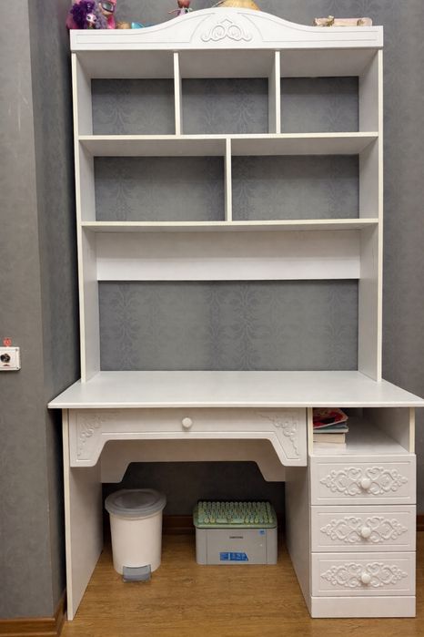 письменный стол с надстройкой