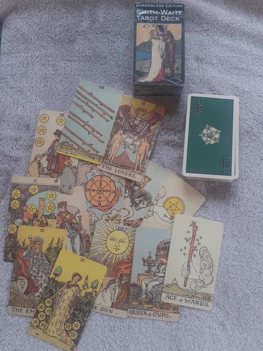 Карти Таро и ангелски карти