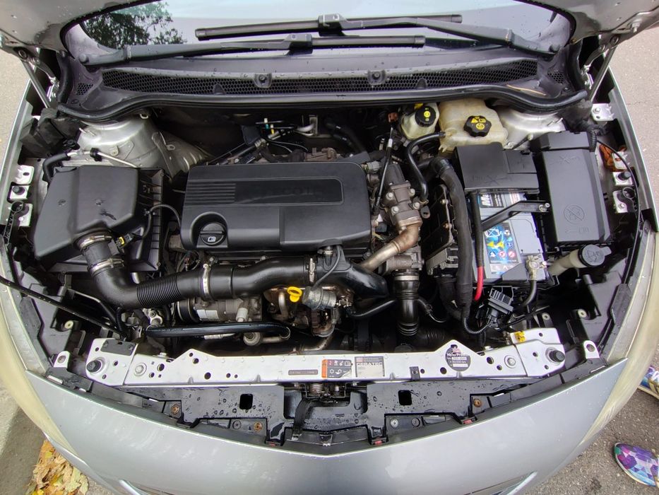 Opel Astra j 1.7 cdti 2011