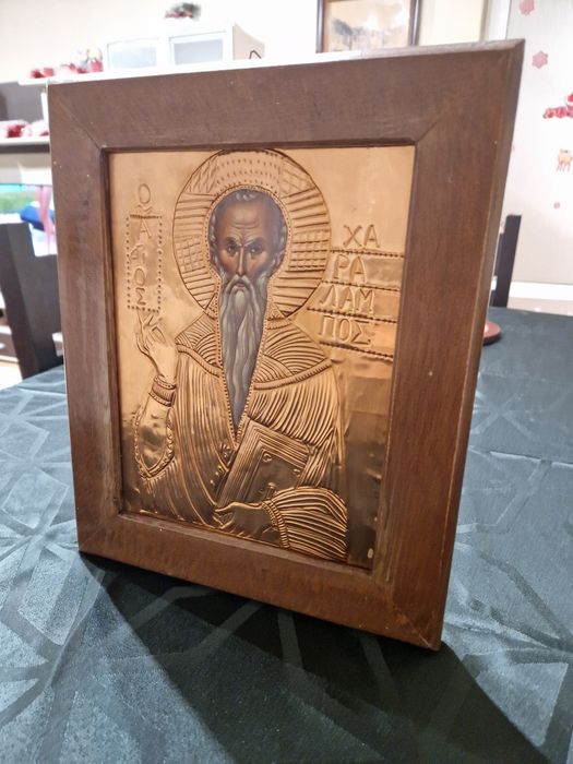 Уникална стара антикварна икона с меден обков