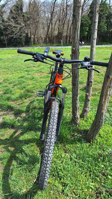 Планински велосипед Sprint Apolon 29 – отлично състояние, с аксесоари