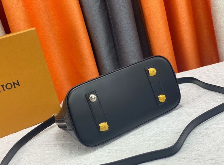 Geanta Louis Vuitton Alma BB piele naturala stoc