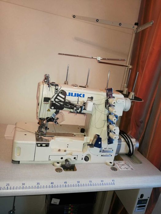 Masina cusut cu acoperire uberdeck JUKI MF-7523 3 ace 5 fire