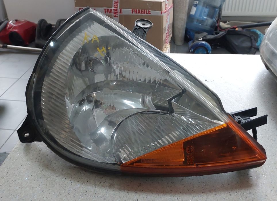 Far dreapta stanga Ford Ka european