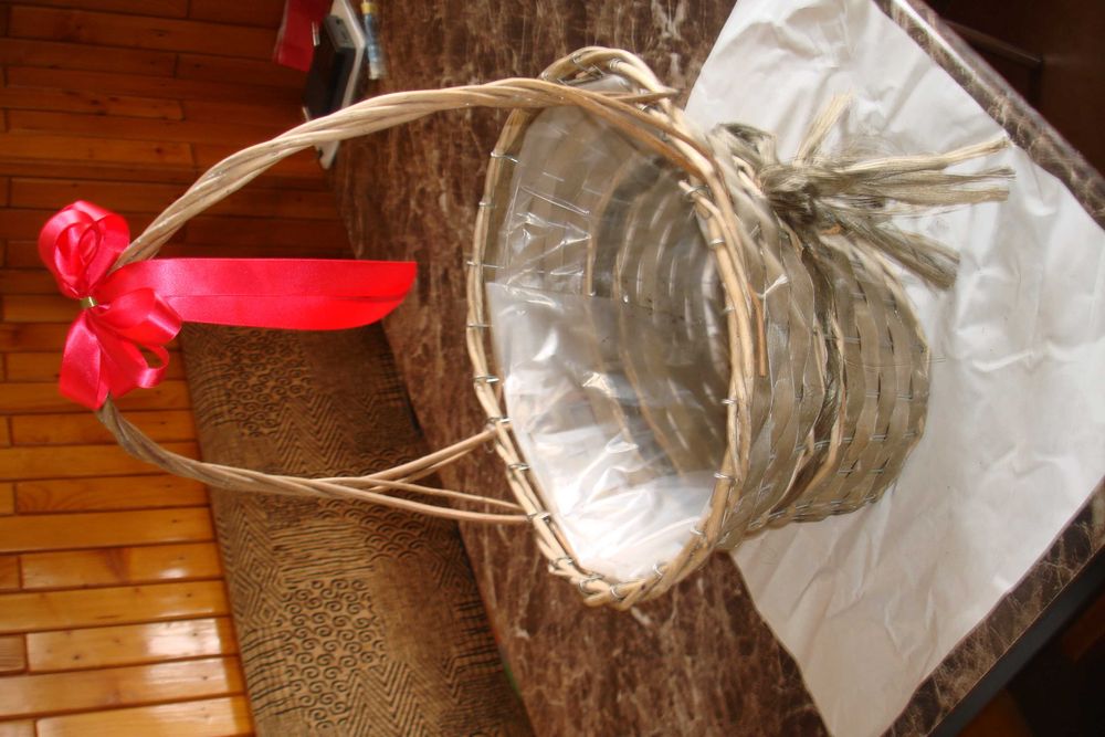 Cosuri impletite pentru flori sau cadouri