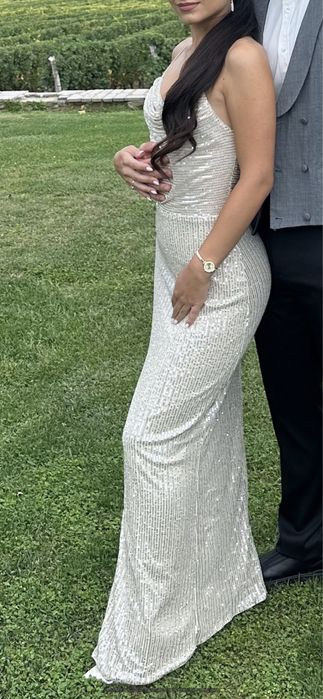 Официална рокля в златно с паети