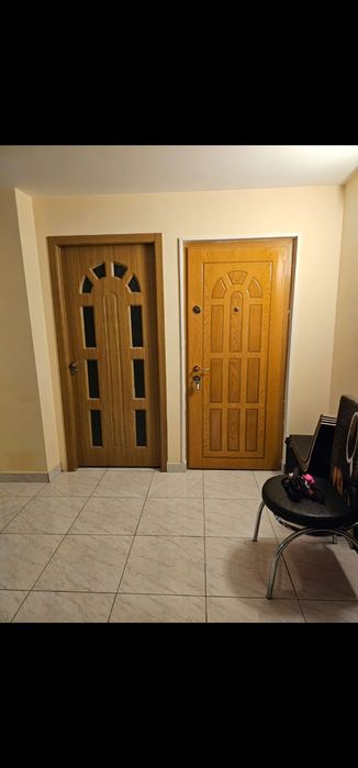 Vand apartament parter barlad