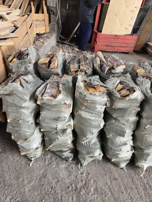 Дрова рубленные в мешках