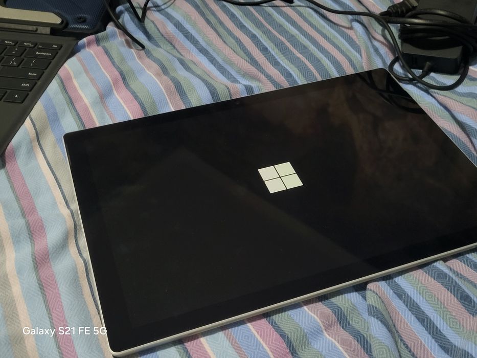 Microsoft Surface Pro 5 i5 / 4gb