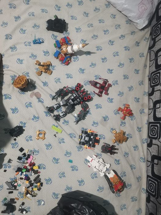 Продам лего игрушки
