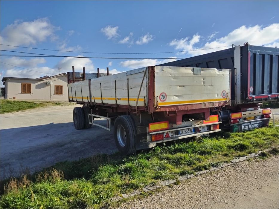 Remorca agricolă basculabila pe arcuri