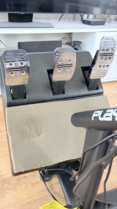 Седалка Playseat Alcantara + Trustmaster T300 Ferrari integral racing whell alcantara edition