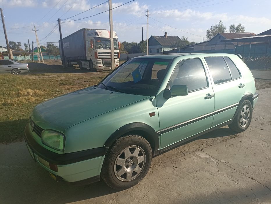 Автомобиль фольцваген гольф