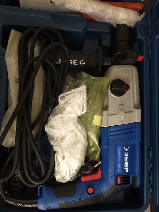 Перфоратор Зубр ЗП 28-800КМ