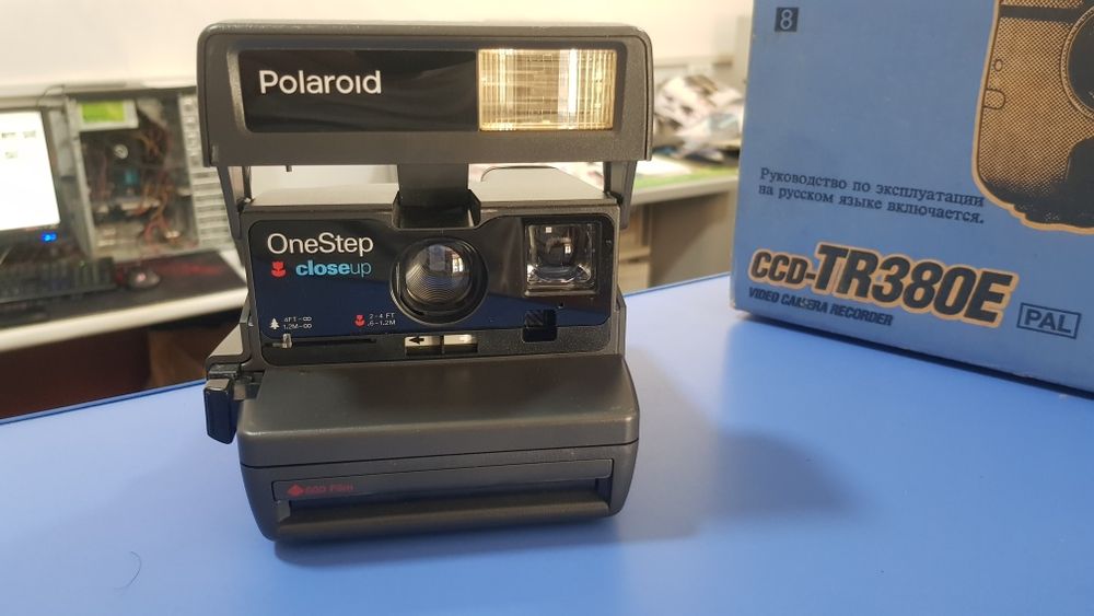 Fotoaparat retro. Palaroit yangi