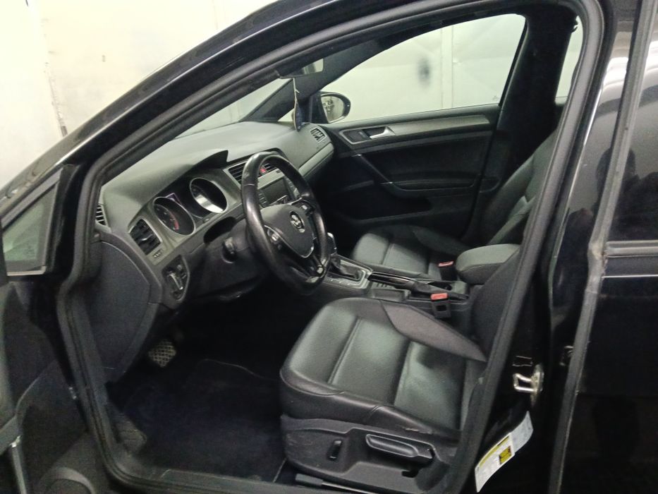 Vând golf 7 2017 1,8 tsi 170 HP DSG ,distronic. padele volan ,105645 km rulați