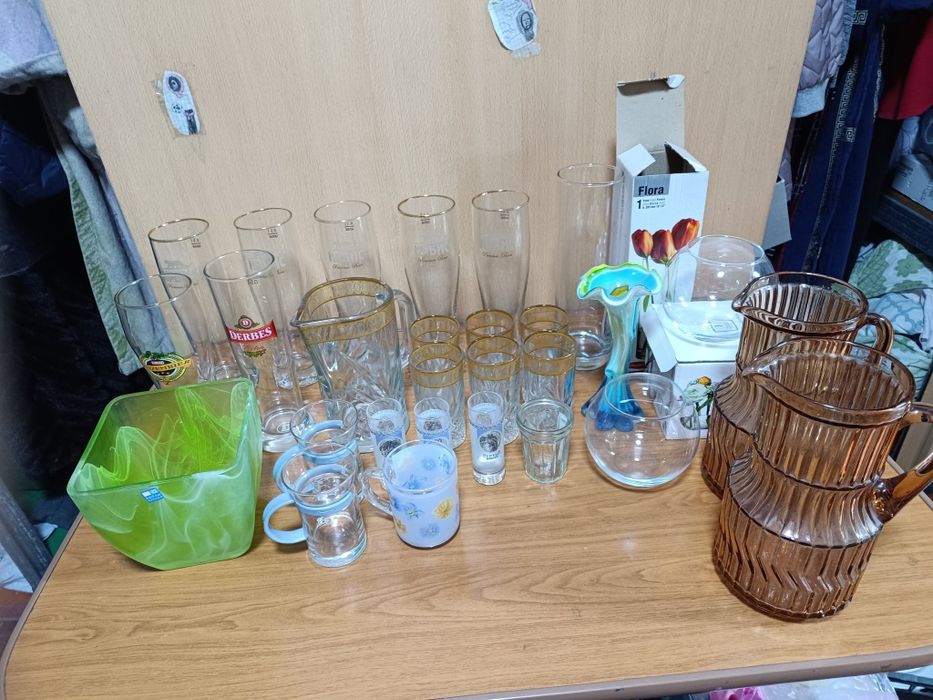 Продается стеклянная посуда, разная.