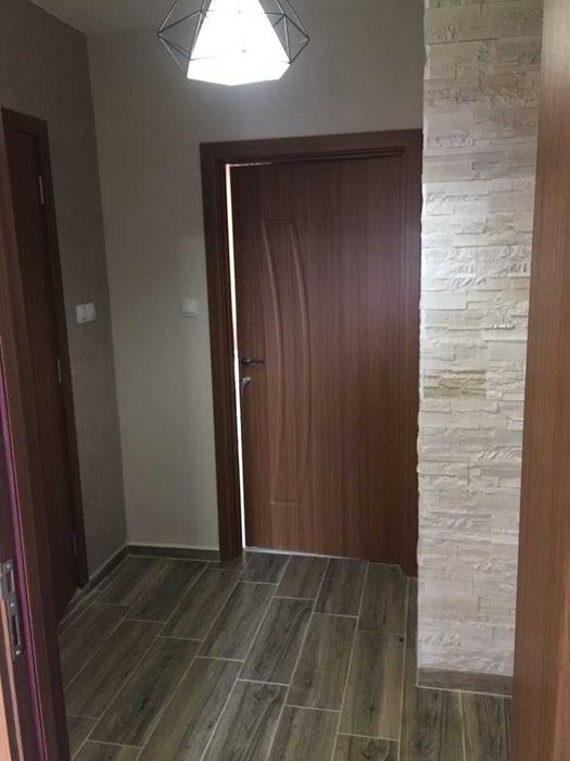 Дава се под наем Двустаен апартамент в Бургас, Зорница - 60 кв.м за 210 € - Снимка #2