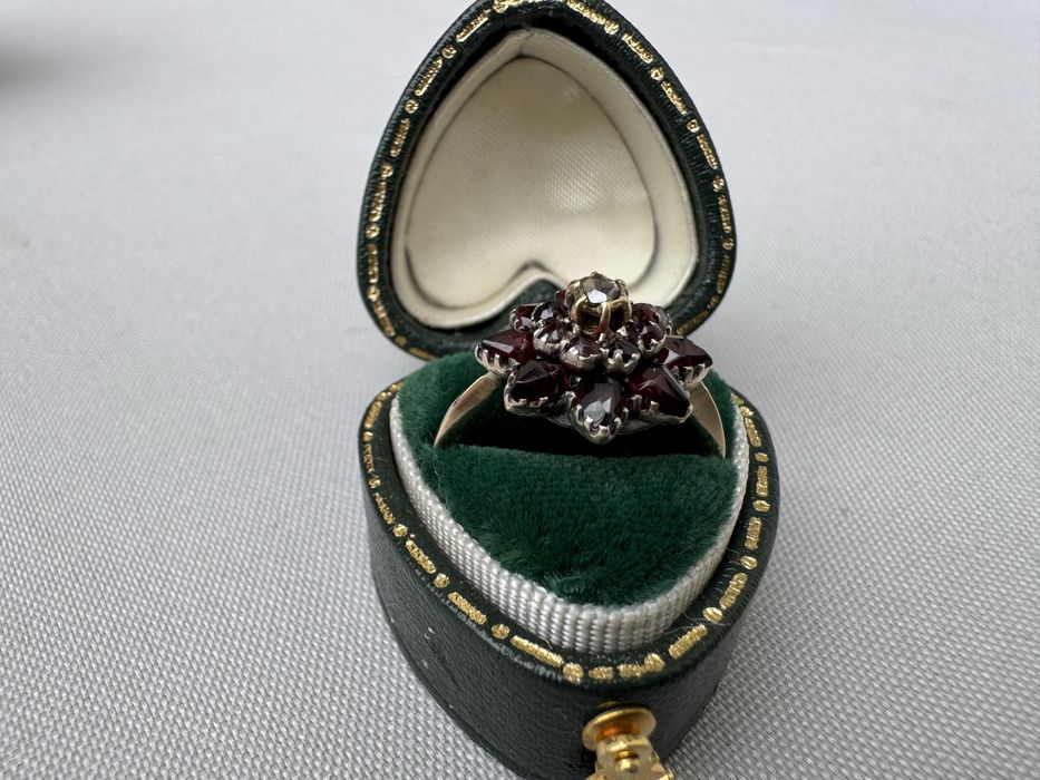 Inel din aur, argint, diamant si granate